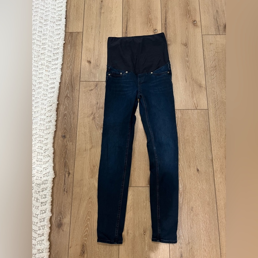 H&M Mama Maternity Jeans
Size 4